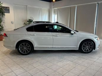 VOLKSWAGEN PASSAT 2.0 TDI BlueMotion Tech R-Line