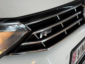 VOLKSWAGEN PASSAT 2.0 TDI BlueMotion Tech R-Line