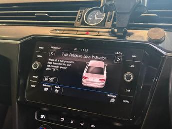 VOLKSWAGEN PASSAT 2.0 TDI BlueMotion Tech R-Line