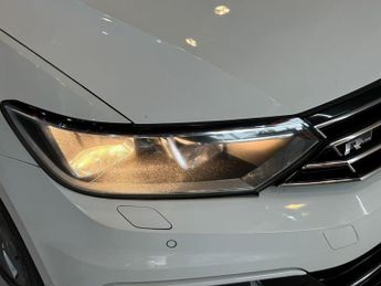 VOLKSWAGEN PASSAT 2.0 TDI BlueMotion Tech R-Line