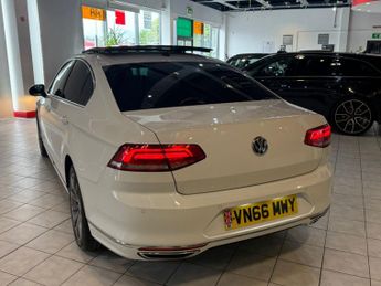VOLKSWAGEN PASSAT 2.0 TDI BlueMotion Tech R-Line