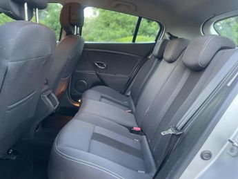 RENAULT MEGANE 1.5 dCi Dynamique TomTom EDC Euro 5 5dr