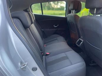 RENAULT MEGANE 1.5 dCi Dynamique TomTom EDC Euro 5 5dr