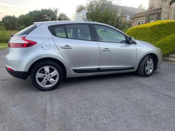 RENAULT MEGANE 1.5 dCi Dynamique TomTom EDC Euro 5 5dr