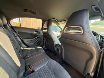 MERCEDES-BENZ A CLASS 2.1 A220 CDI AMG Night Edition