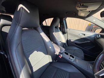 MERCEDES-BENZ A CLASS 2.1 A220 CDI AMG Night Edition