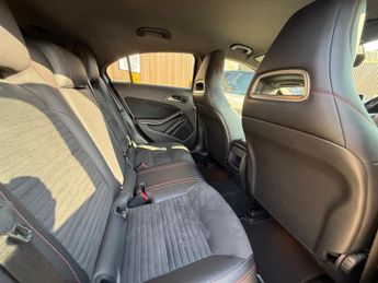 MERCEDES-BENZ A CLASS 2.1 A220 CDI AMG Night Edition