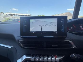 PEUGEOT 3008 1.5 BlueHDi Allure Premium