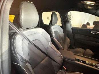 VOLVO XC60 2.0 Black Edition Plus T6 AWD (350 hp)