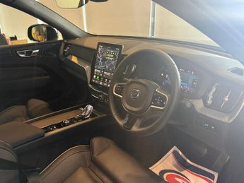 VOLVO XC60 2.0 Black Edition Plus T6 AWD (350 hp)