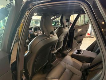 VOLVO XC60 2.0 Black Edition Plus T6 AWD (350 hp)