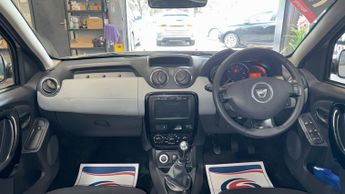 DACIA DUSTER 1.5 Laureate dCi 110 Diesel Silver 4WD 5dr SATNAV+BELT DONE+8 ST