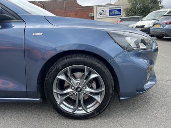 FORD FOCUS 1.0 T EcoBoost ST-Line
