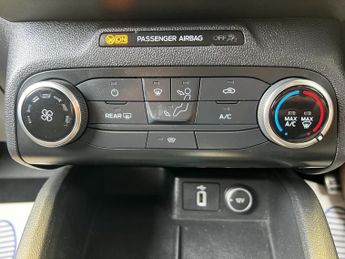 FORD FOCUS 1.0 T EcoBoost ST-Line