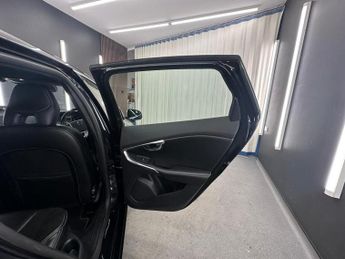 VOLVO V40 1.6 D2 R-Design Euro 5 (s/s) 5dr