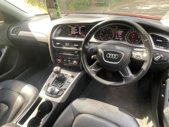 AUDI A4 2.0 TDI SE Technik Euro 5 (s/s) 4dr