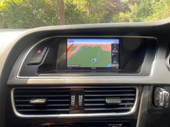 AUDI A4 2.0 TDI SE Technik Euro 5 (s/s) 4dr