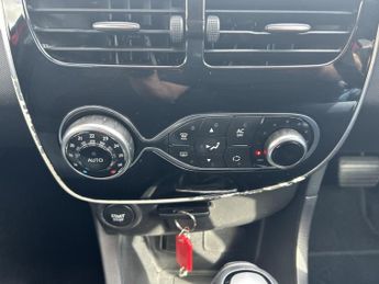 RENAULT CLIO 1.5 Dynamique S MediaNav dCi 90 EDC Auto