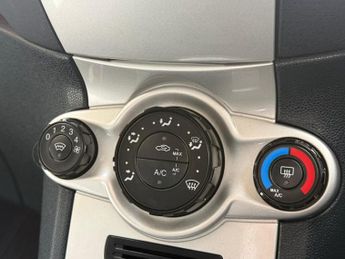 FORD FIESTA 1.4 Zetec