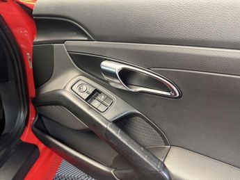 PORSCHE CAYMAN 2.7 981