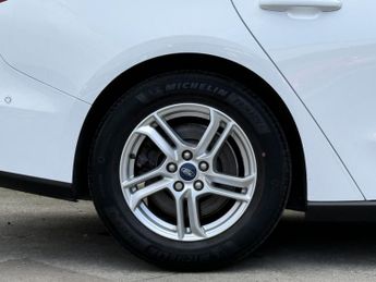 FORD FOCUS 1.5 EcoBlue Zetec