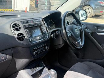 VOLKSWAGEN TIGUAN 2.0 TDI BlueMotion Tech Match DSG 4WD Euro 5 (s/s) 5dr