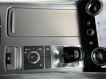 LAND ROVER RANGE ROVER SPORT 3.0 SD V6 HSE