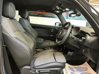 MINI ELECTRIC HATCH Cooper SE 32.6kWh Level 2 Auto 3dr