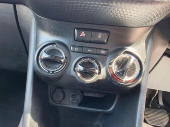PEUGEOT 2008 1.6 e-HDi Active EGC Euro 5 (s/s) 5dr