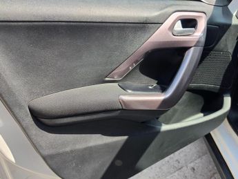 PEUGEOT 2008 1.6 e-HDi Active EGC Euro 5 (s/s) 5dr