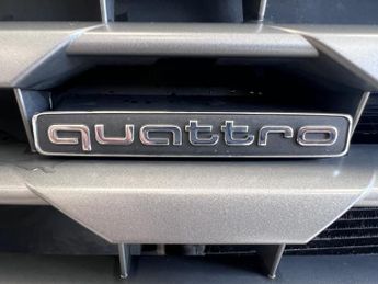 AUDI Q2 2.0 TFSI S line