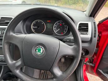 SKODA ROOMSTER 1.9 TDI Pure Drive 2 5dr