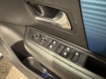 CITROEN E-C4 50kWh Shine Plus