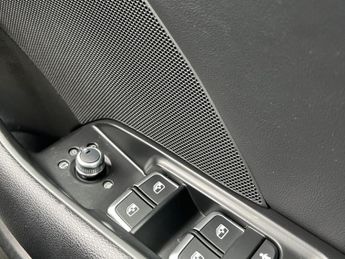 AUDI A3 1.6 TDI 30 Black Edition