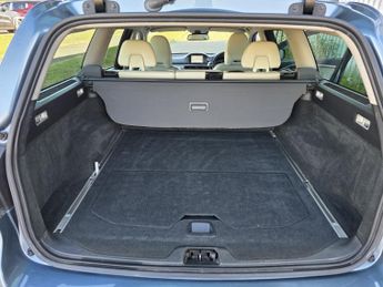 VOLVO V70 2.0 D3 SE Lux