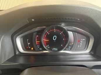VOLVO V60 1.6 R-Design D2 (115hp)