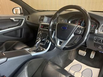 VOLVO V60 1.6 R-Design D2 (115hp)