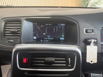VOLVO V60 1.6 R-Design D2 (115hp)