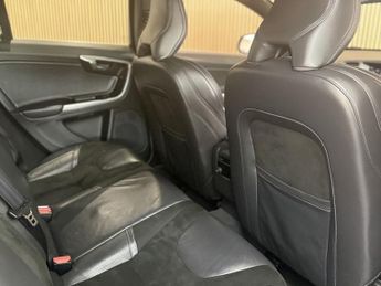 VOLVO V60 1.6 R-Design D2 (115hp)
