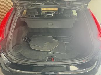 VOLVO V60 1.6 R-Design D2 (115hp)