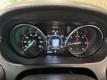LAND ROVER DISCOVERY SPORT 2.0 TD4 HSE Black
