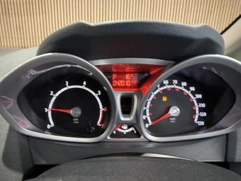 FORD FIESTA 1.4 Titanium
