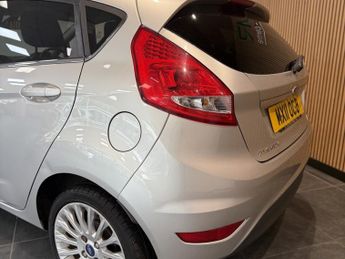 FORD FIESTA 1.4 Titanium