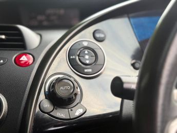 HONDA CIVIC 1.8 i-VTEC ES i-Shift 5dr