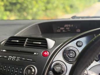 HONDA CIVIC 1.8 i-VTEC ES i-Shift 5dr