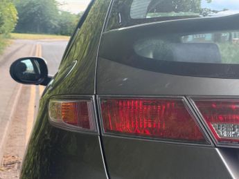 HONDA CIVIC 1.8 i-VTEC ES i-Shift 5dr