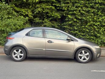HONDA CIVIC 1.8 i-VTEC ES i-Shift 5dr