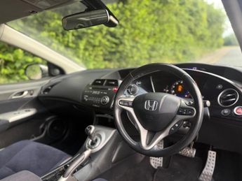 HONDA CIVIC 1.8 i-VTEC ES i-Shift 5dr