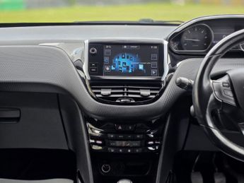 PEUGEOT 2008 1.6 BlueHDi Allure