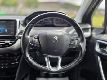 PEUGEOT 2008 1.6 BlueHDi Allure